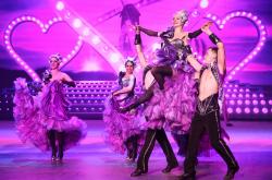 足球直播-芬兰体操队梦幻表演，获得好评