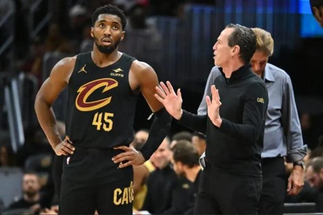 国王翻盘快船，米切尔统治全场的简单介绍